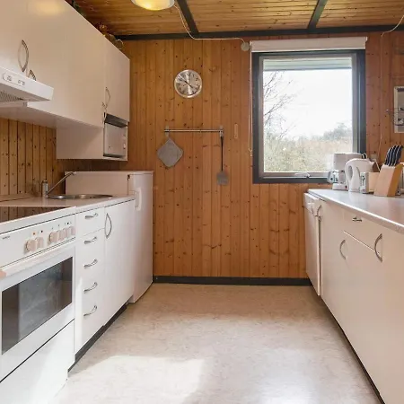 Three-bedroom In Toftlund 6 *
